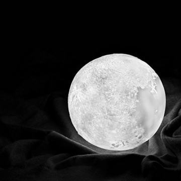 15cm LED Mond Lampe mit Fernbedienung Farbige Dekoleuchte 3D Mond Kunst LED RGB Mondlicht tragbares Nachtlicht mit Schlagschalter eingebaute Batterie dimmbar, 16 Lichtfarben wechsel, PLA PVC Material - 8