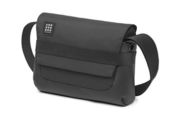 Moleskine ID Umhängetasche, Messenger Bag mit Schultergurt, Gerätetasche (für Tablet, Laptop, PC, Notizbuch und iPad bis 15 Zoll, Größe 26 x 6 x 21 cm) schwarz - 1