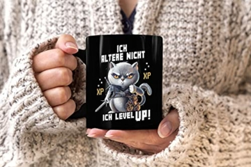 MoonWorks® Kaffee-Tasse Gaming ich altere nicht ich level up! Zocker Sprüche Fun-Shirt Katze Cat Videospiele lustig schwarz Keramik-Tasse - 4